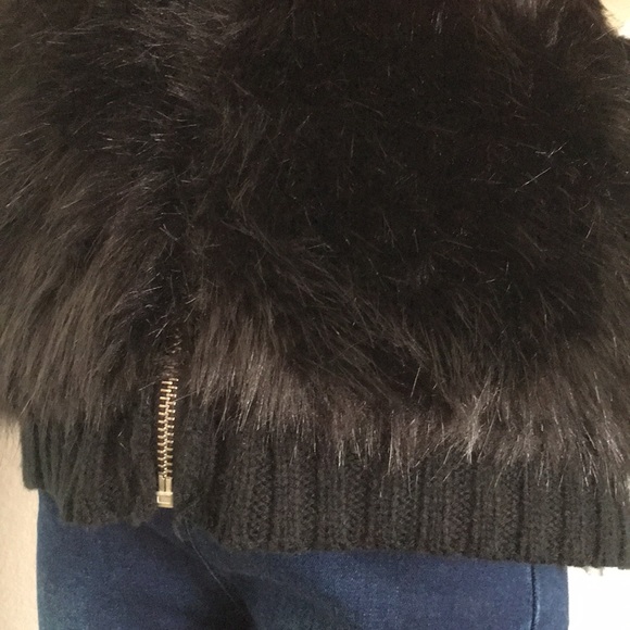 Black faux fur girls vest - Picture 5 of 7